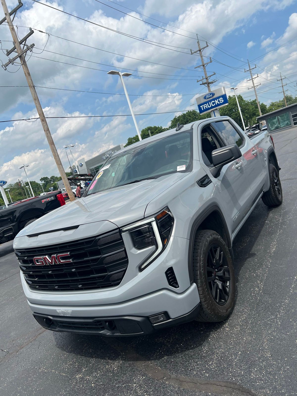 2024 GMC Sierra 4WD Crew Cab Std Box Elevation 3VL's photo