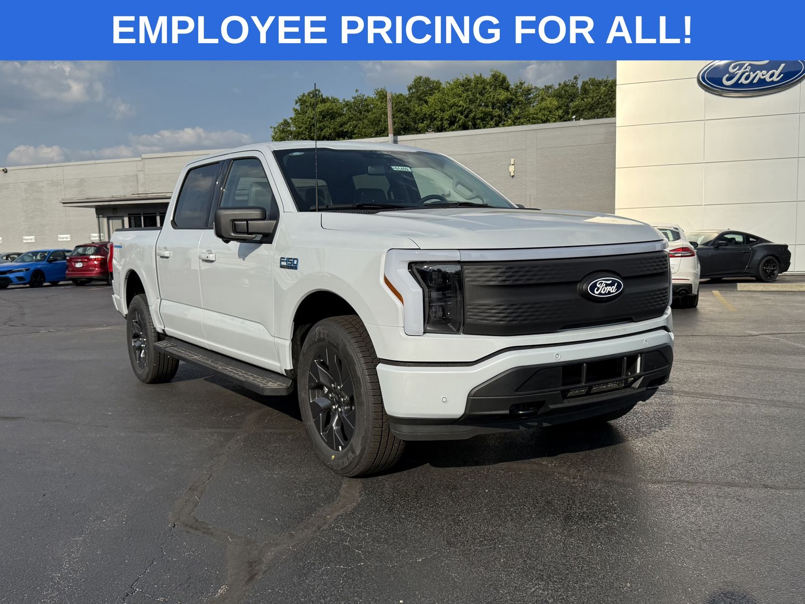 2025 Ford F-150 Lightning photo 3