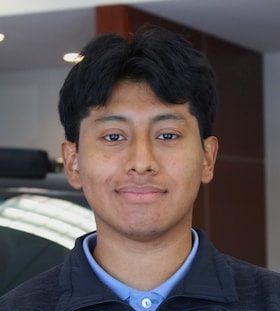 Staff member Darwin Diaz from ID_33c51b