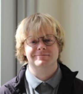 Staff member Simon Hall from ID_33c51b