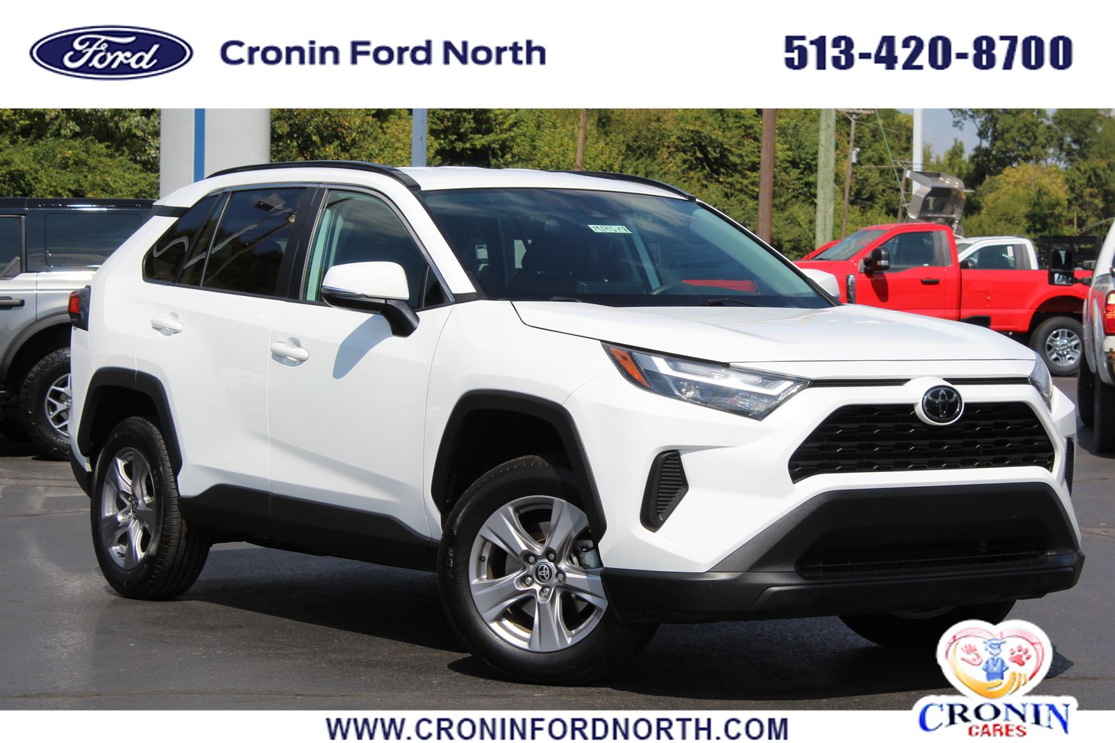 2024 Toyota RAV4 XLE's photo