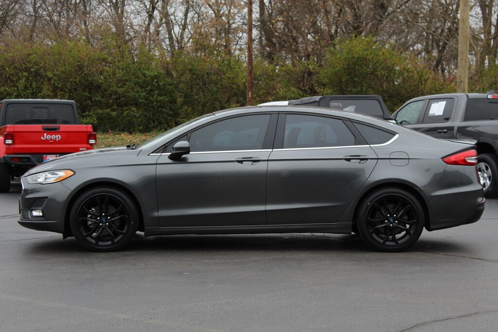 Used 2019 Ford Fusion SE Sedan