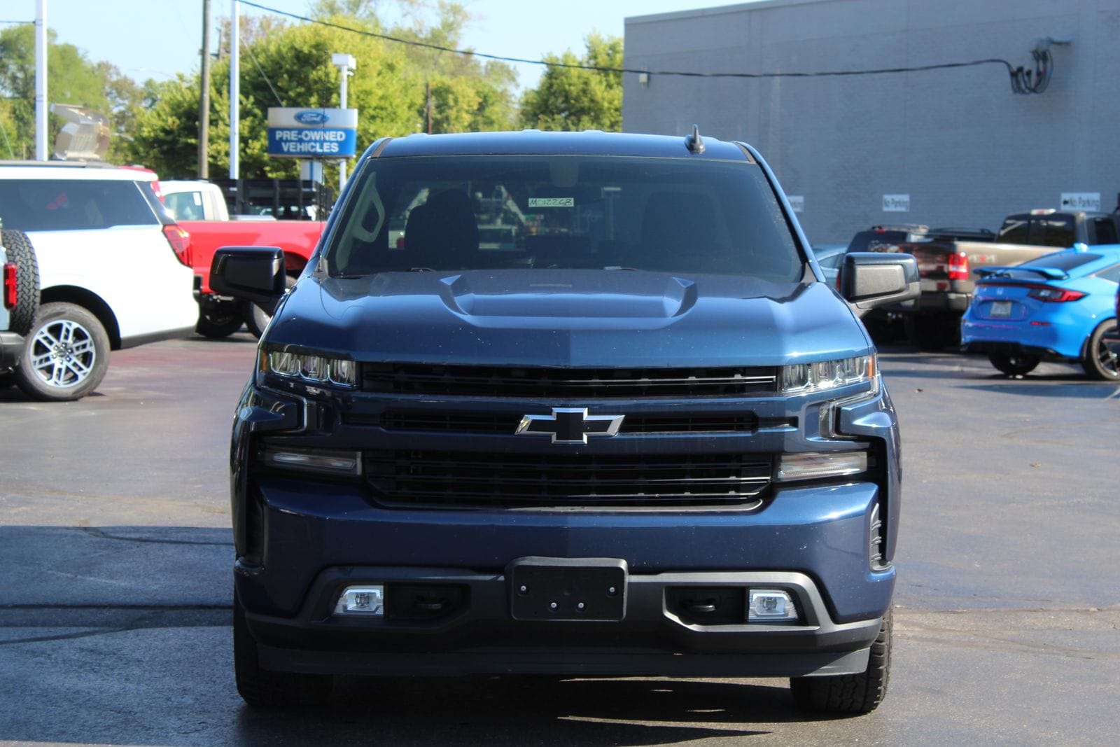 2019 Chevrolet Silverado 1500 RST photo 2