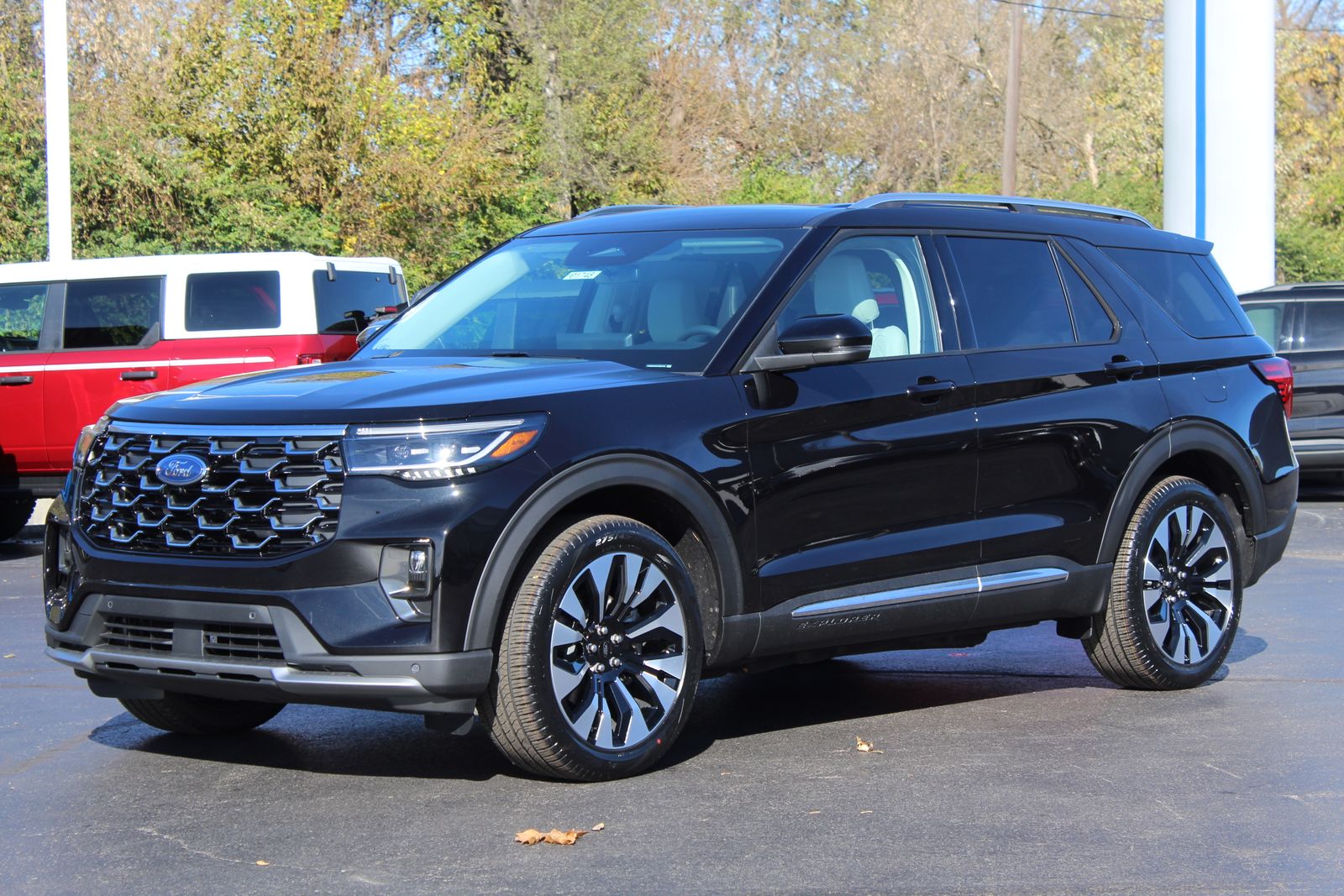 2026 Ford Explorer Platinum photo 2