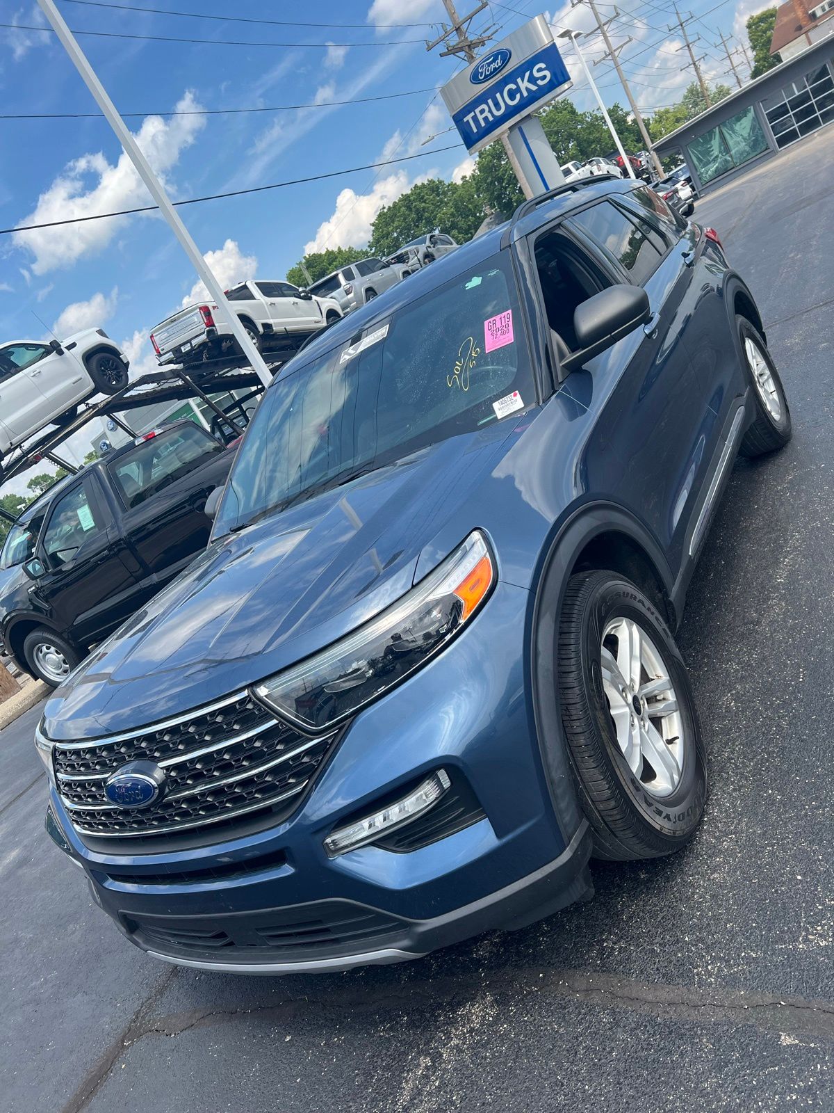 2020 Ford Explorer XLT 4WD's photo