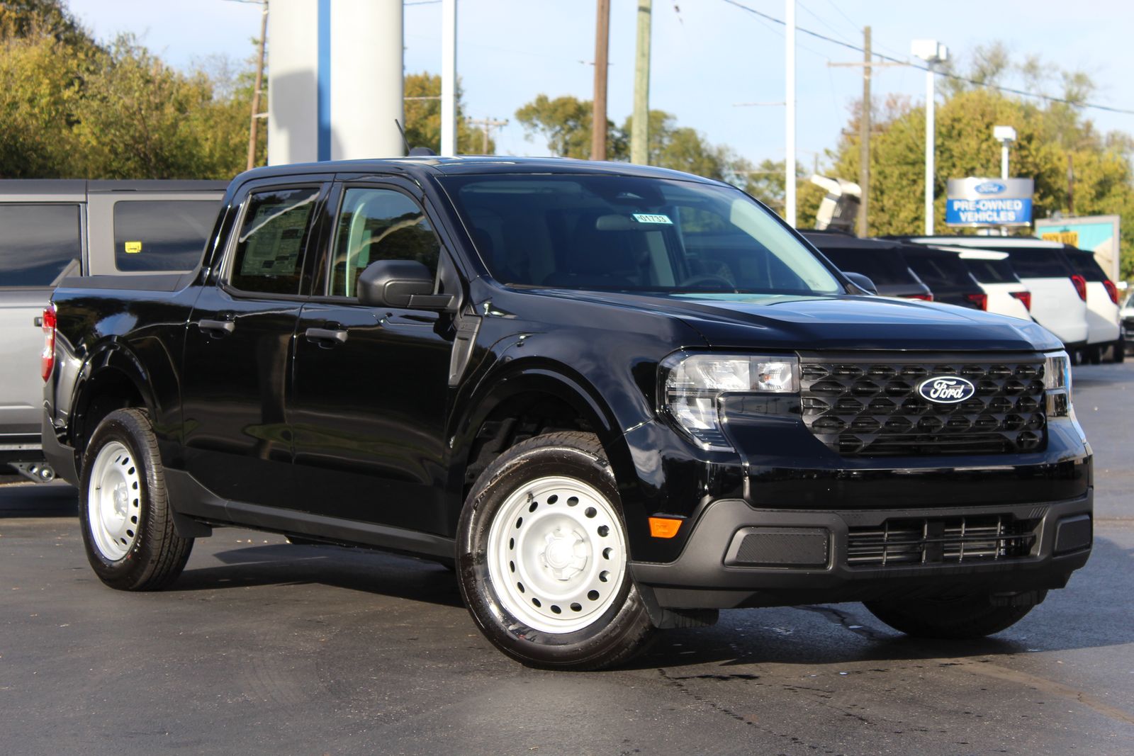 2025 Ford Maverick XL's photo