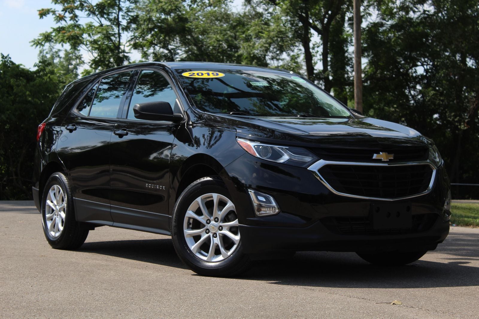 Used 2019 Chevrolet Equinox LS with VIN 2GNAXHEV7K6152197 for sale in Middletown, OH