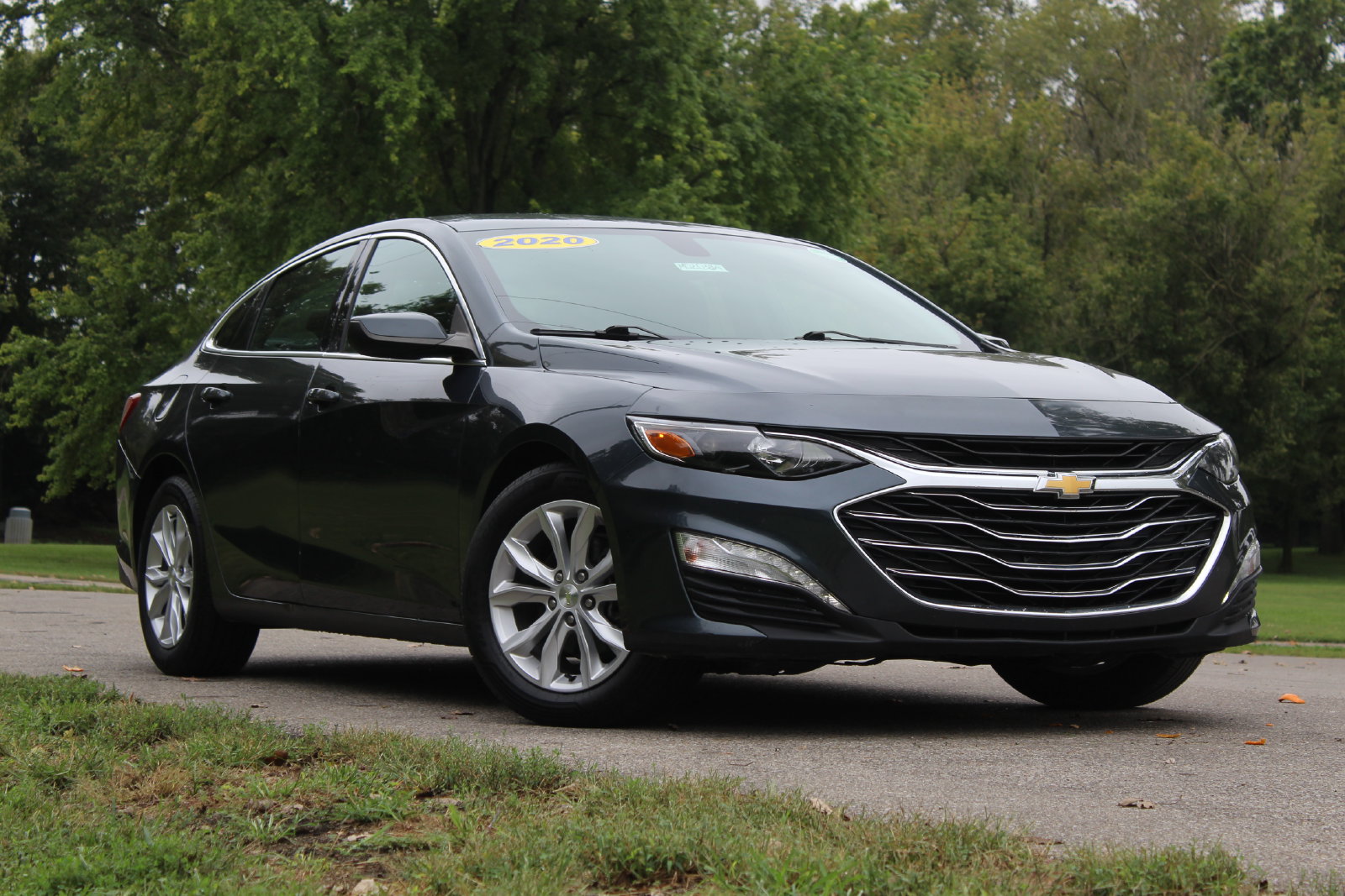 Used 2020 Chevrolet Malibu 1LT with VIN 1G1ZD5ST0LF058183 for sale in Middletown, OH