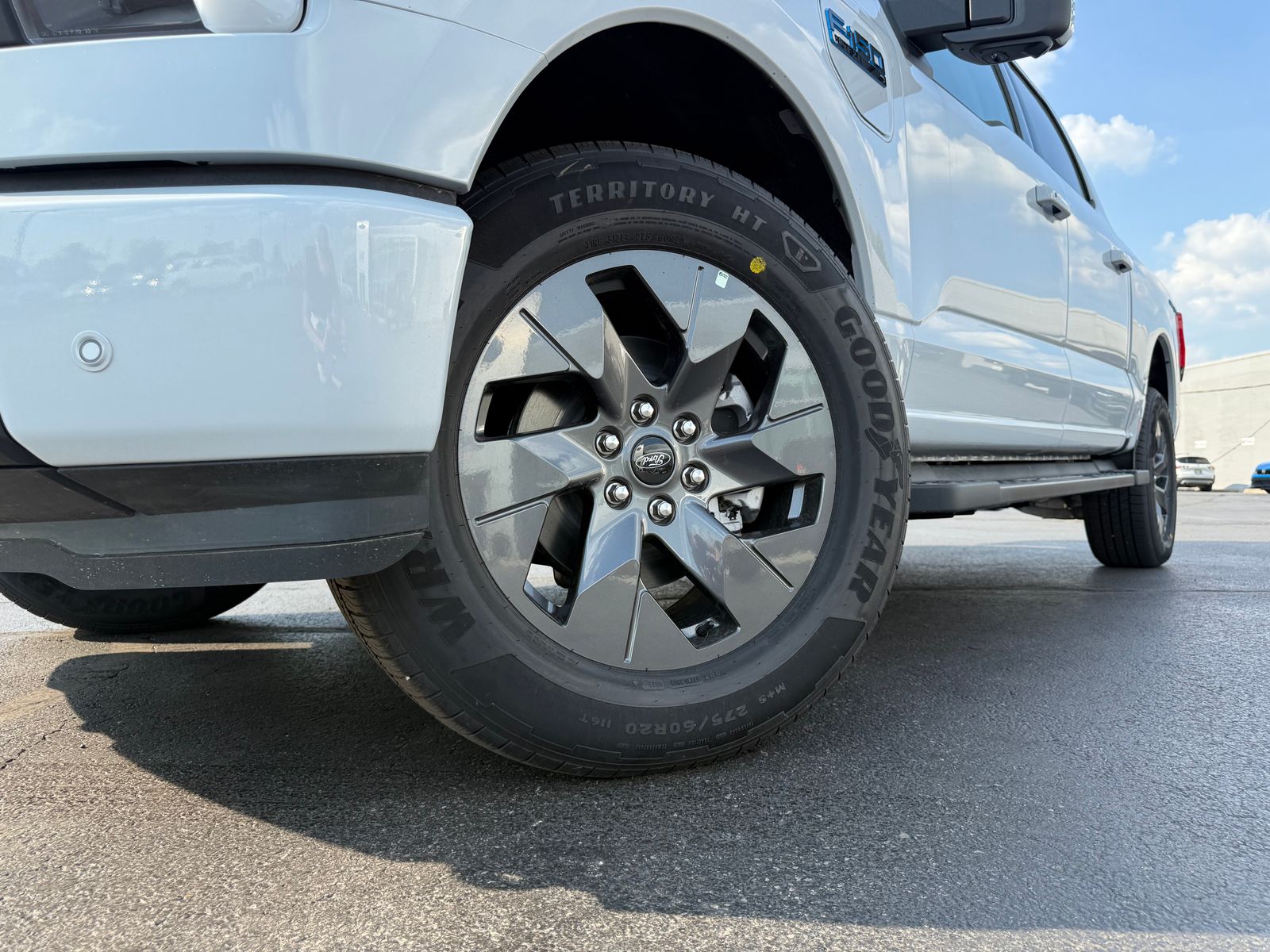 2025 Ford F-150 Lightning Flash - Photo 28