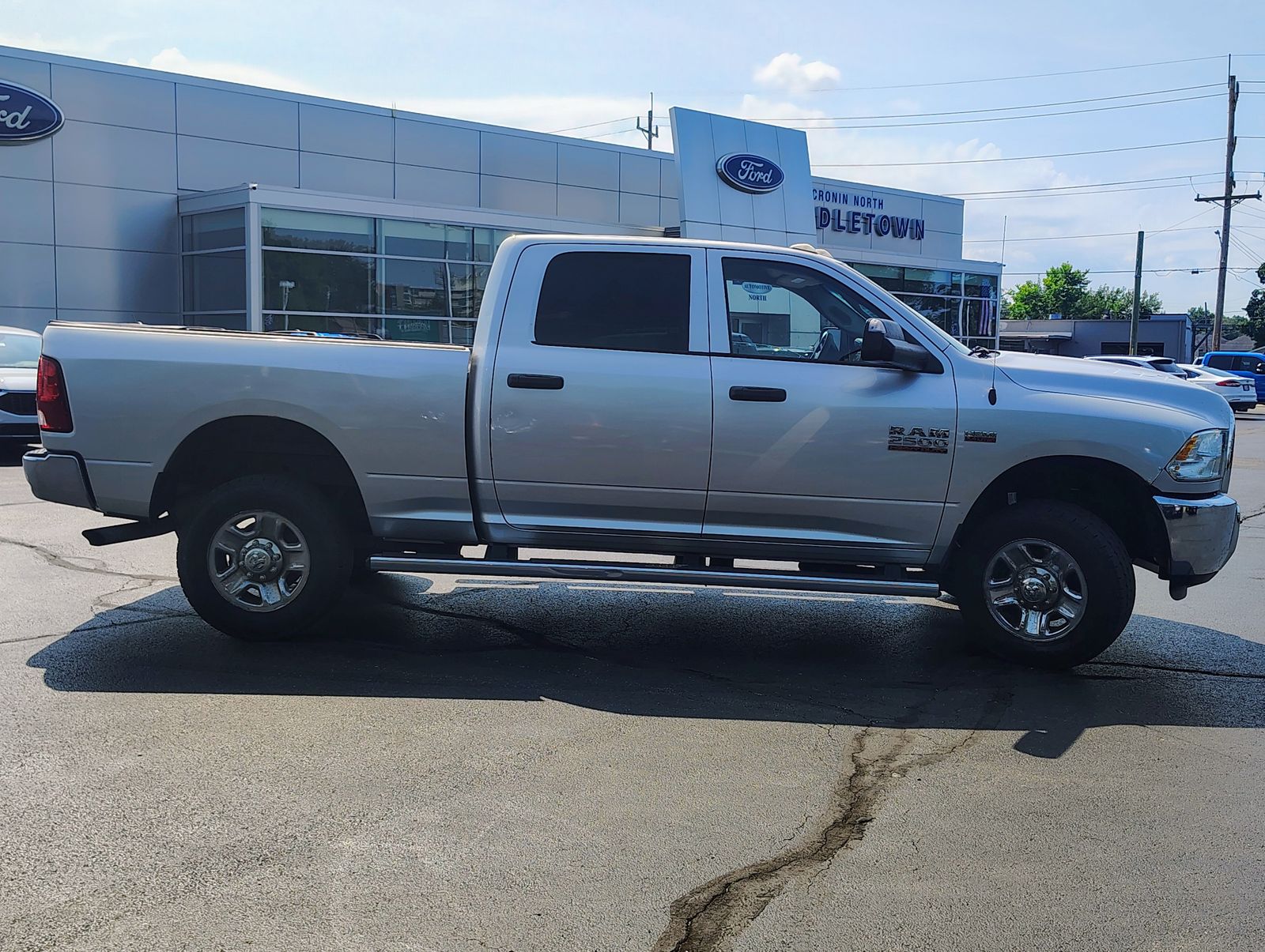 2017 Ram 2500 Tradesman photo 3