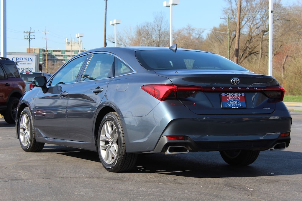 2020 Toyota Avalon XLE photo 3