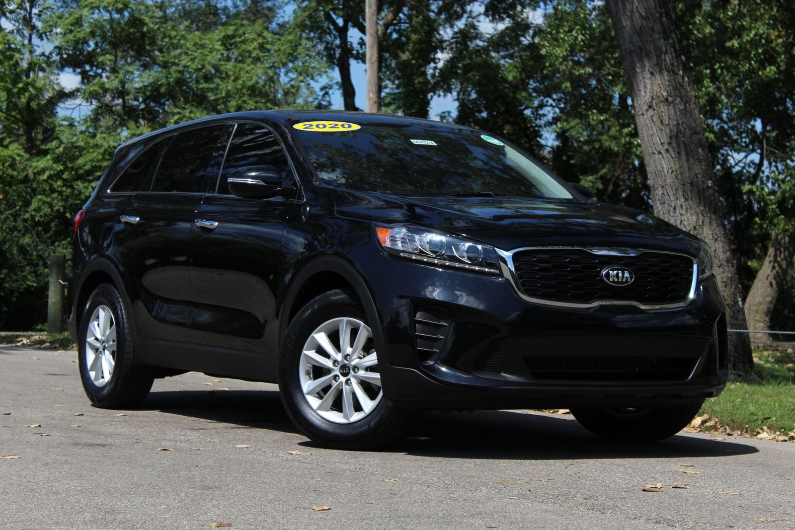 Used 2020 Kia Sorento L with VIN 5XYPG4A31LG642378 for sale in Middletown, OH