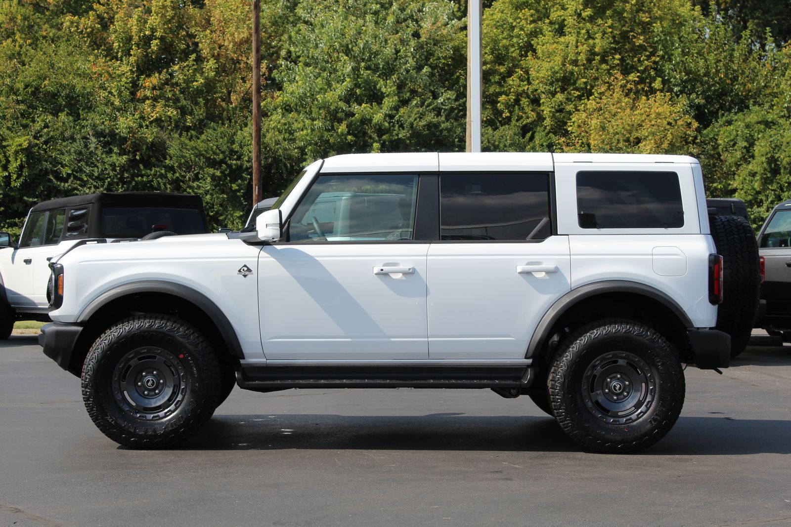 2025 Ford Bronco Outer Banks photo 4