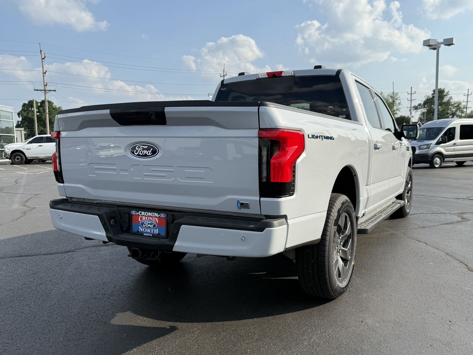 2025 Ford F-150 Lightning Flash - Photo 6