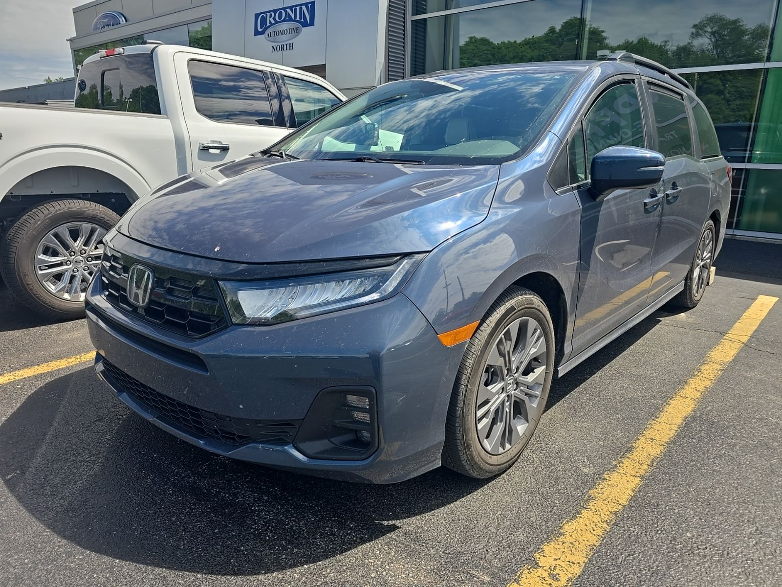 2025 Honda Odyssey Touring's photo