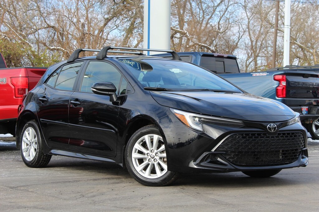 Used 2025 Toyota Corolla Hatchback SE Hatchback
