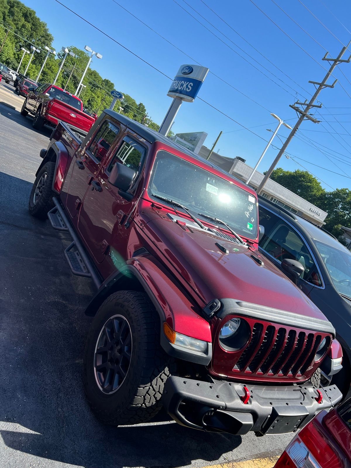 2021 Jeep Gladiator Overland's photo