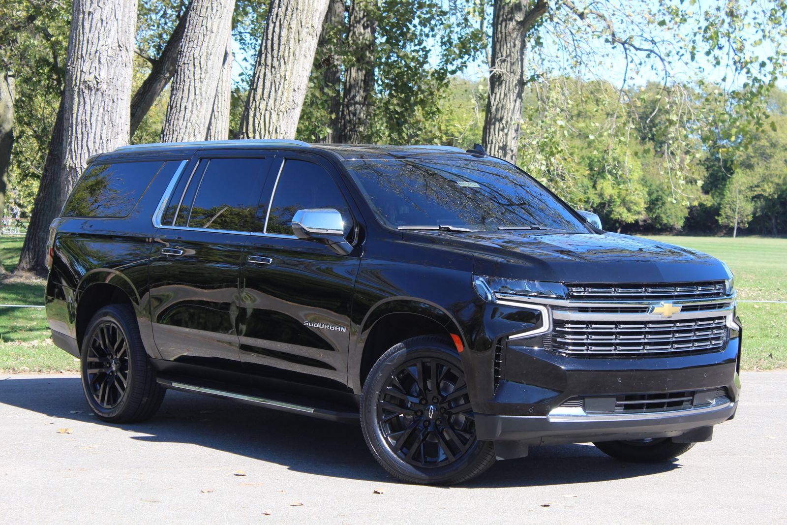 2023 Chevrolet Suburban Premier's photo