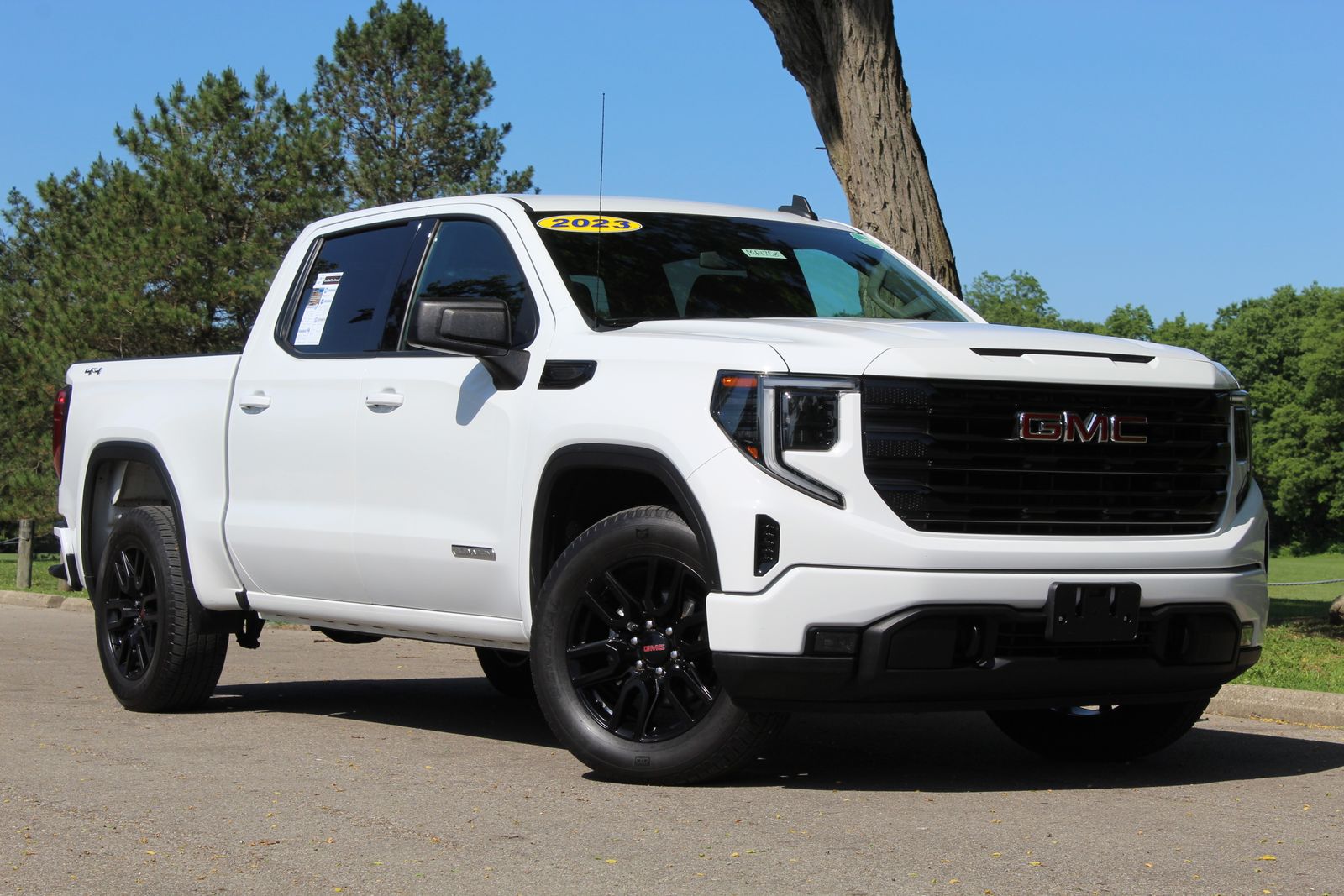 2023 GMC Sierra 4WD Crew Cab Std Box Elevation 3VL's photo