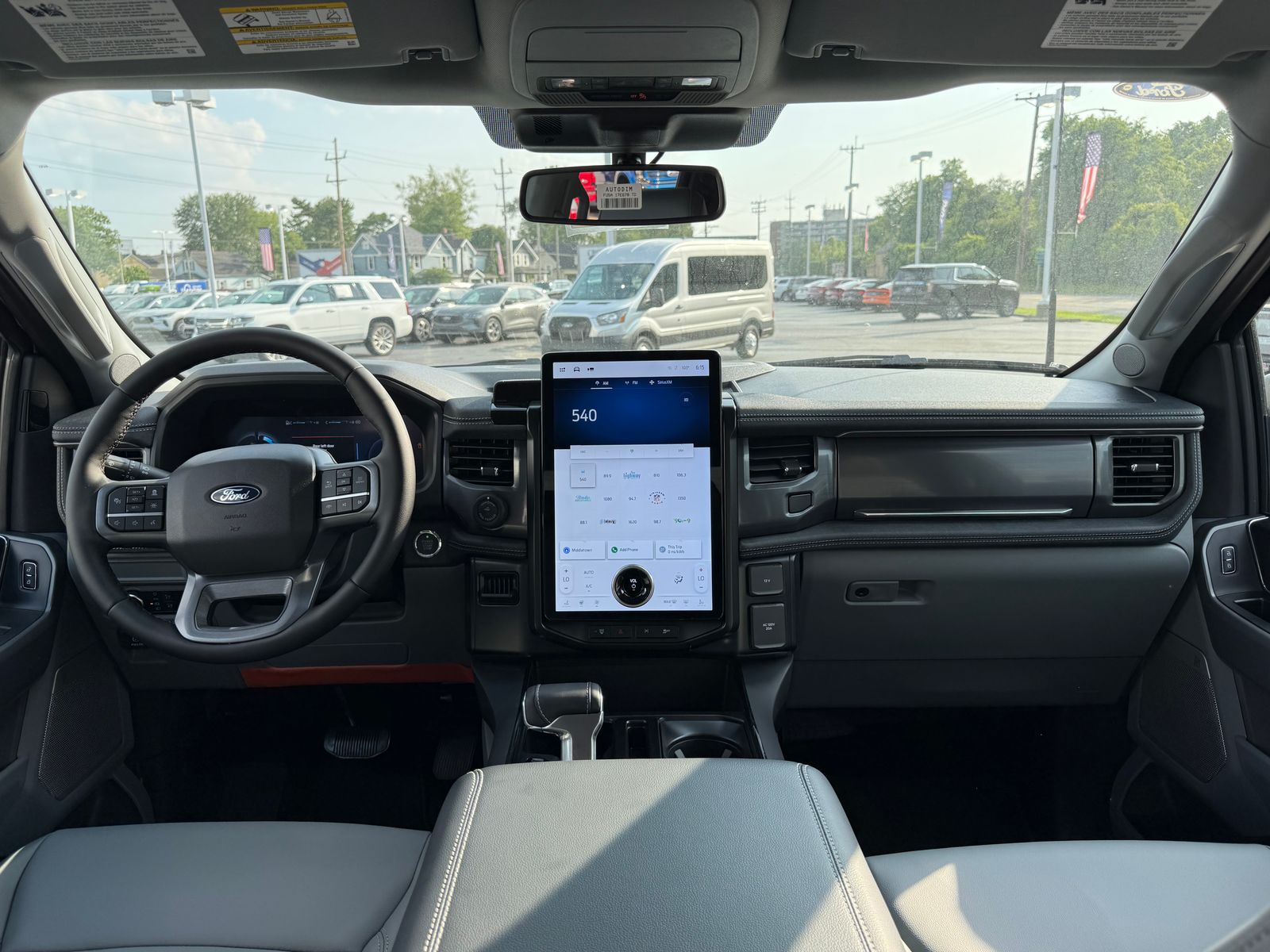 2025 Ford F-150 Lightning Flash - Photo 20