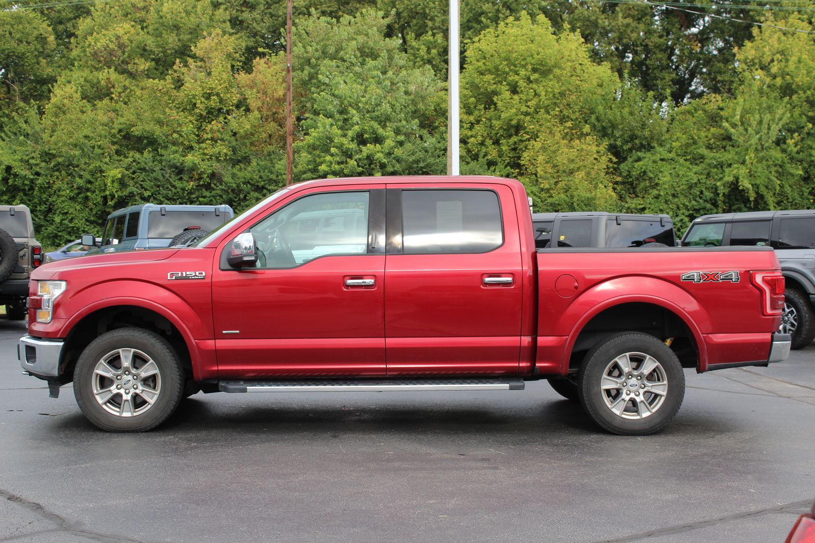 2016 Ford F-150 Lariat photo 2