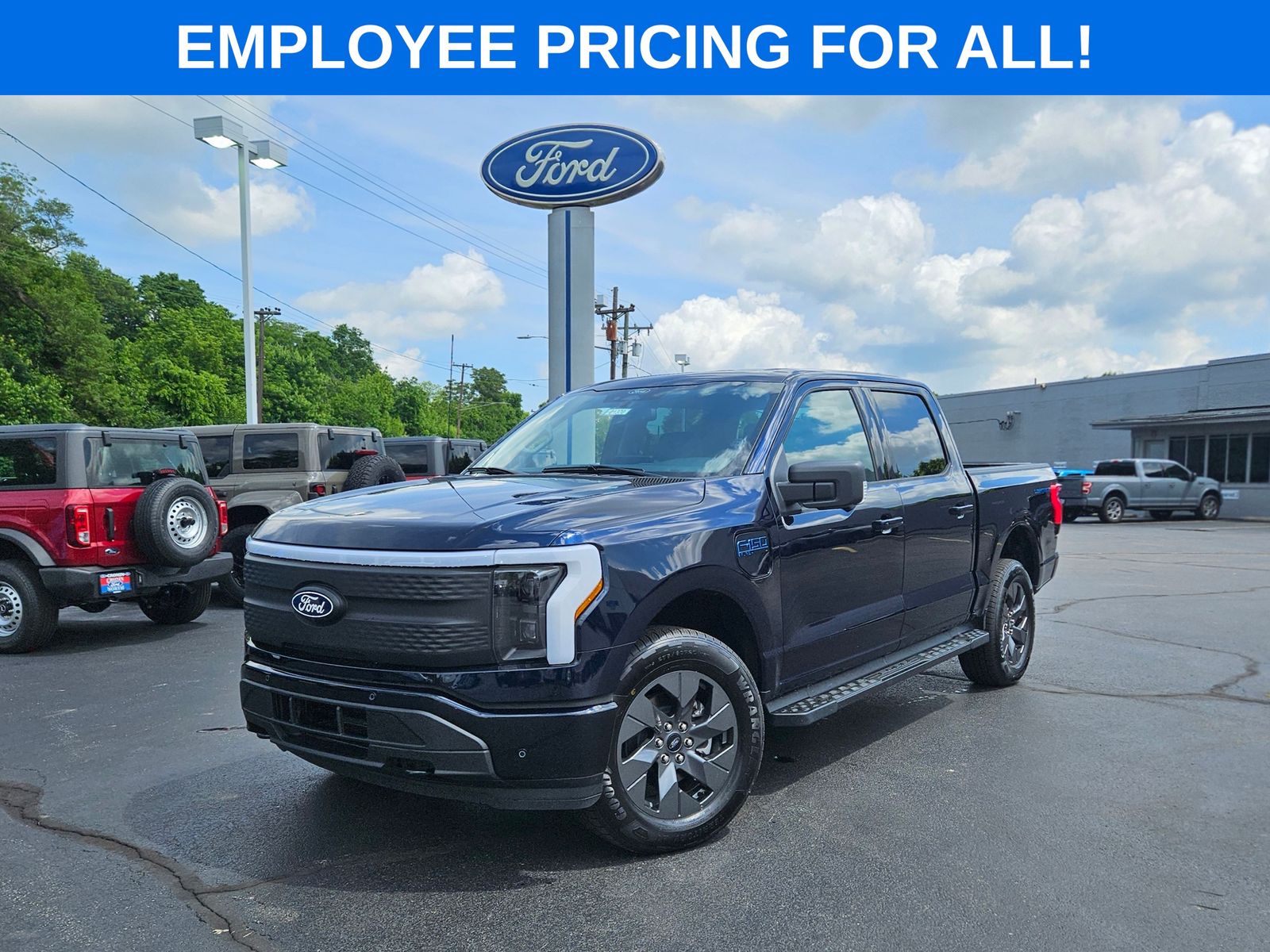 2025 Ford F-150 Lightning Flash's photo