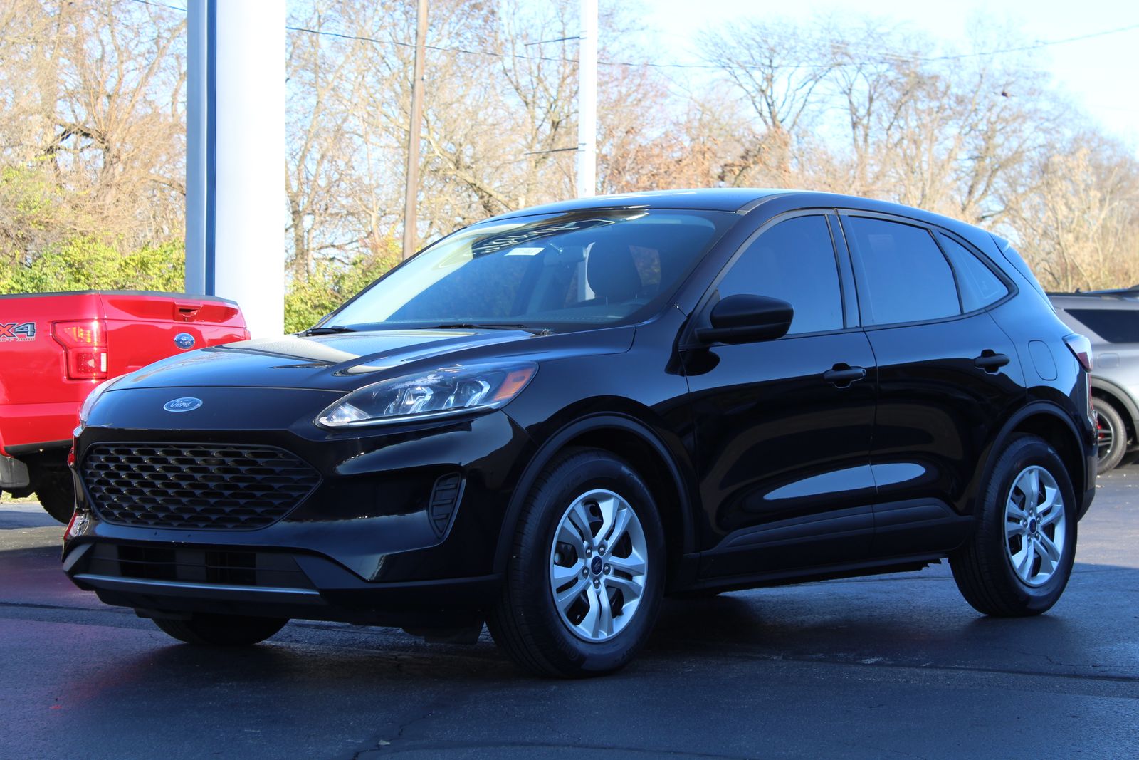 2020 Ford Escape S photo 3