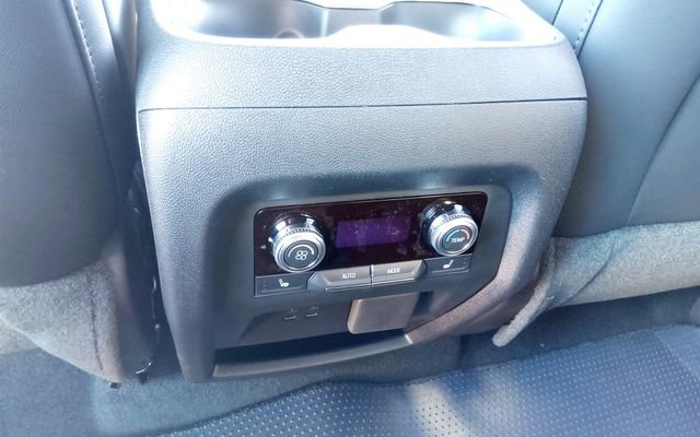 2026 GMC Acadia Elevation - Photo 11