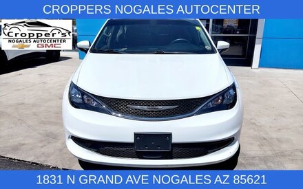 2021 Chrysler Voyager LXI Van Passenger Van