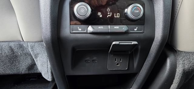 2026 GMC Acadia Elevation - Photo 10