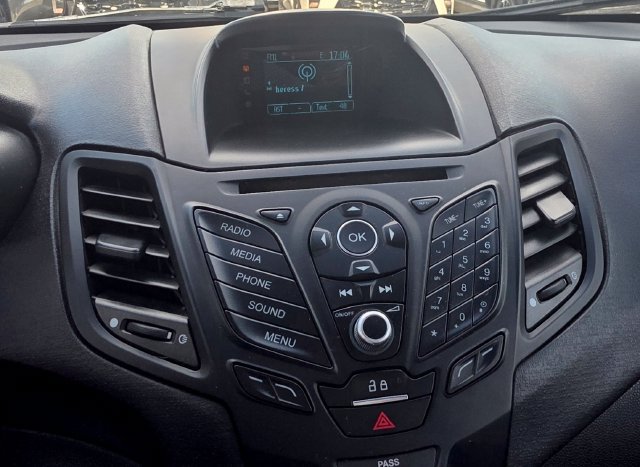 2016 Ford Fiesta S - Photo 15