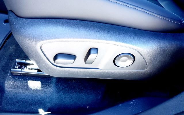 2026 GMC Acadia Elevation - Photo 16