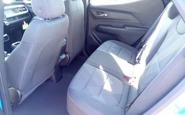 2027 Chevrolet Bolt LT - Photo 9