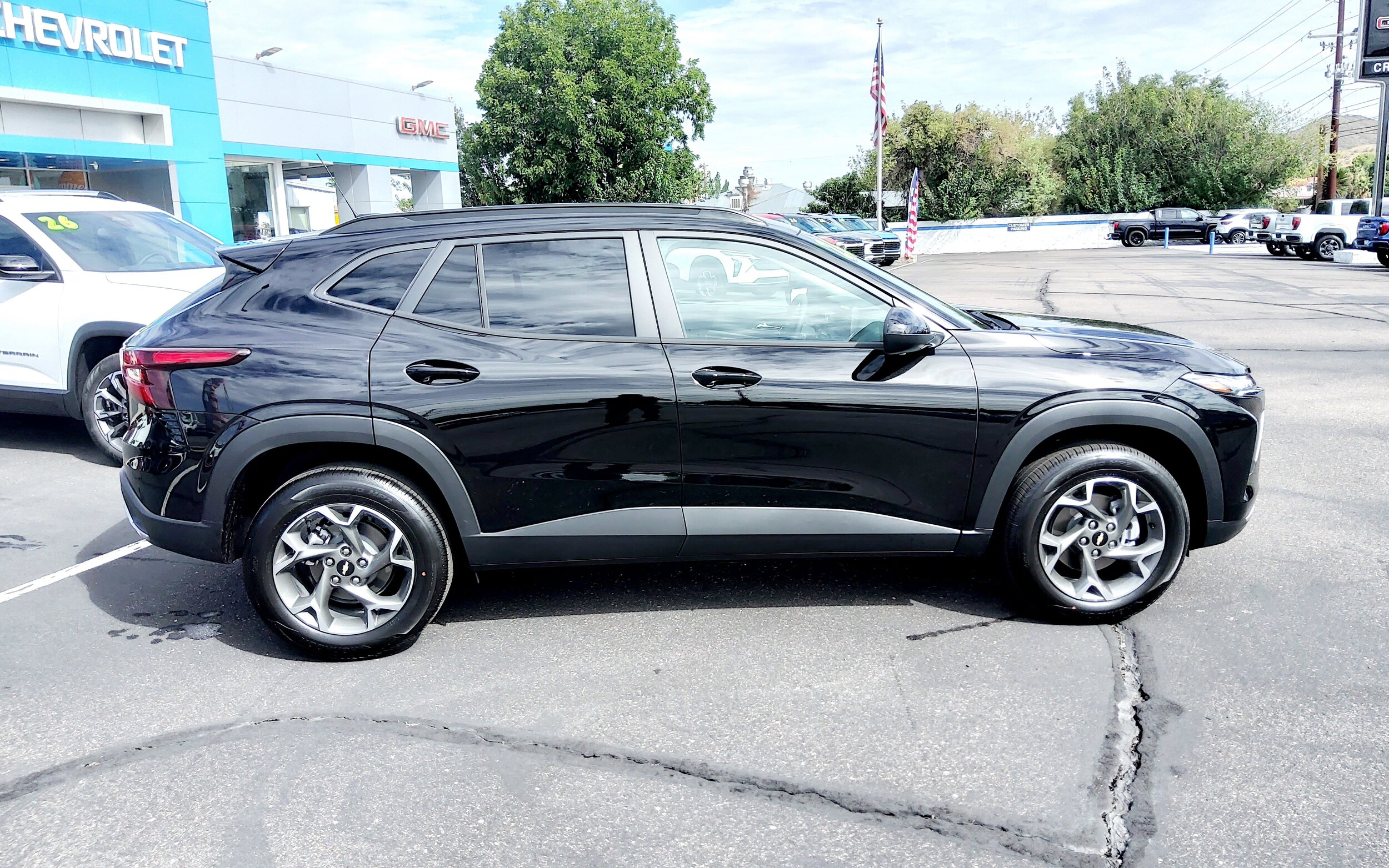2026 Chevrolet Trax LT photo 4