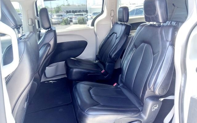 2021 Chrysler Voyager LXI - Photo 10