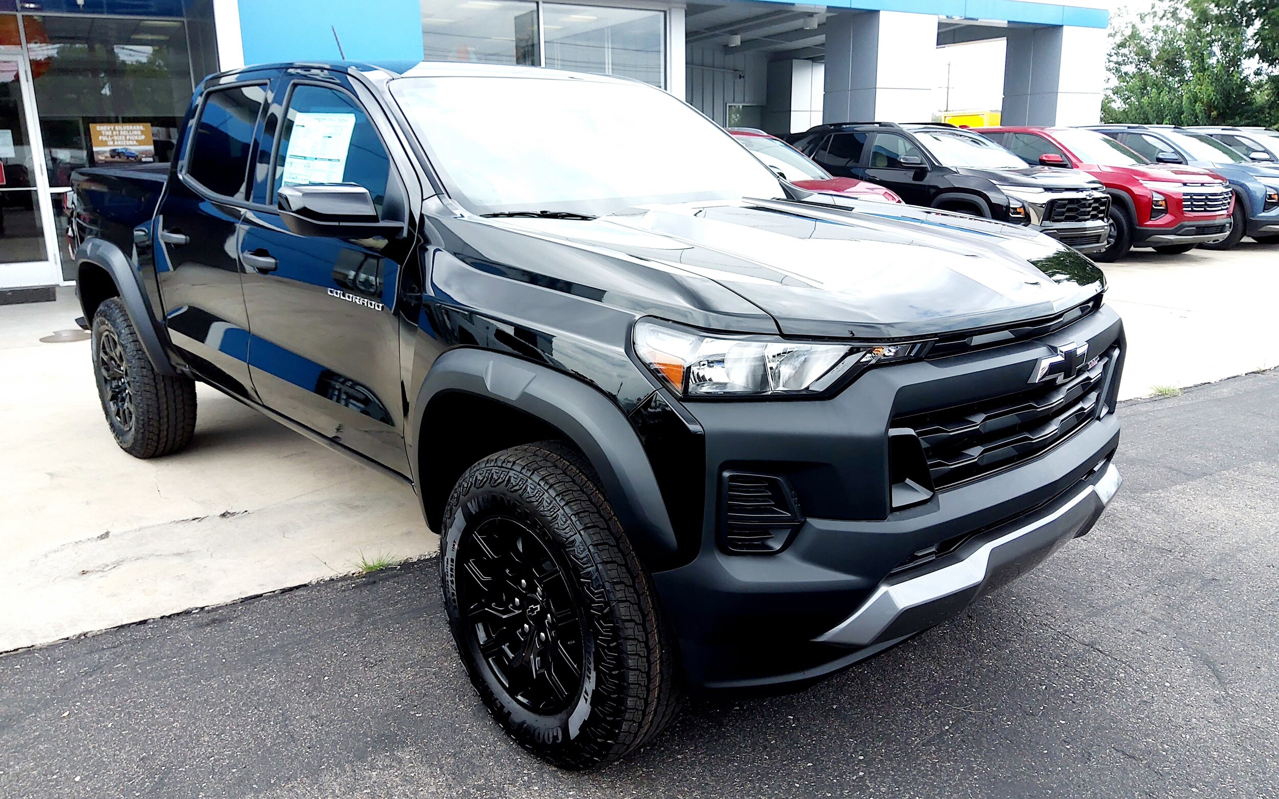 2026 Chevrolet Colorado Trail Boss photo 3