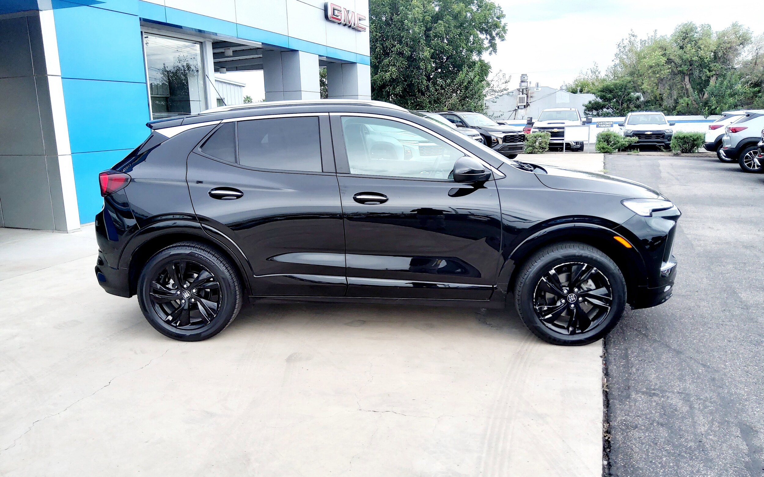 2024 Buick Encore GX Sport Touring photo 3