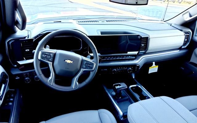 2026 Chevrolet Silverado 1500 LTZ - Photo 10
