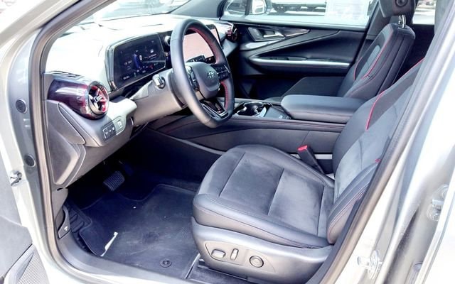 2024 Chevrolet Blazer EV RS - Photo 11