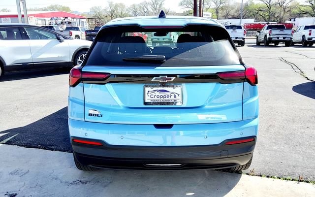 2027 Chevrolet Bolt LT - Photo 6