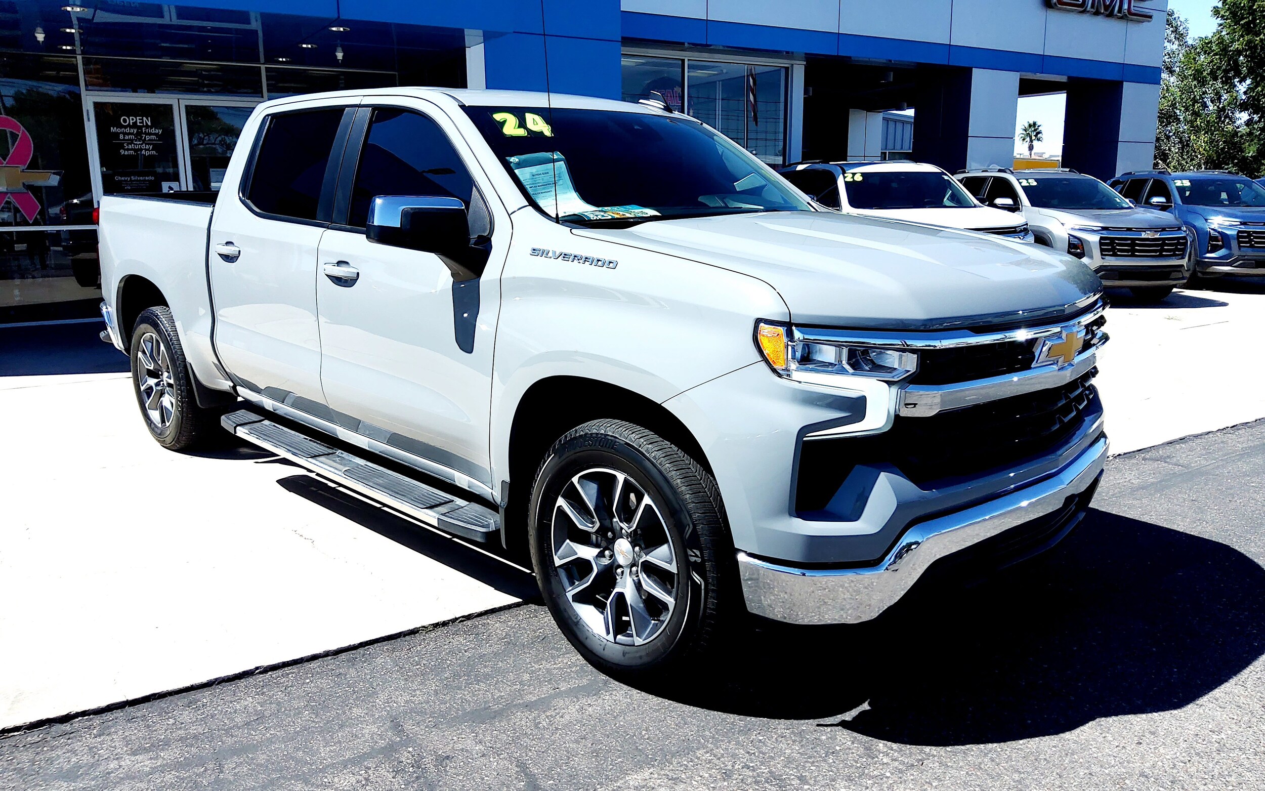 2024 Chevrolet Silverado 1500 LT photo 3