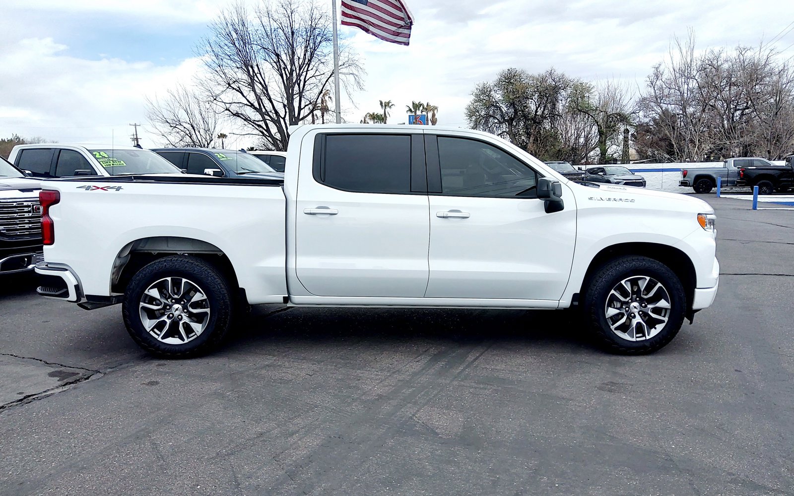 2024 Chevrolet Silverado 1500 RST photo 4