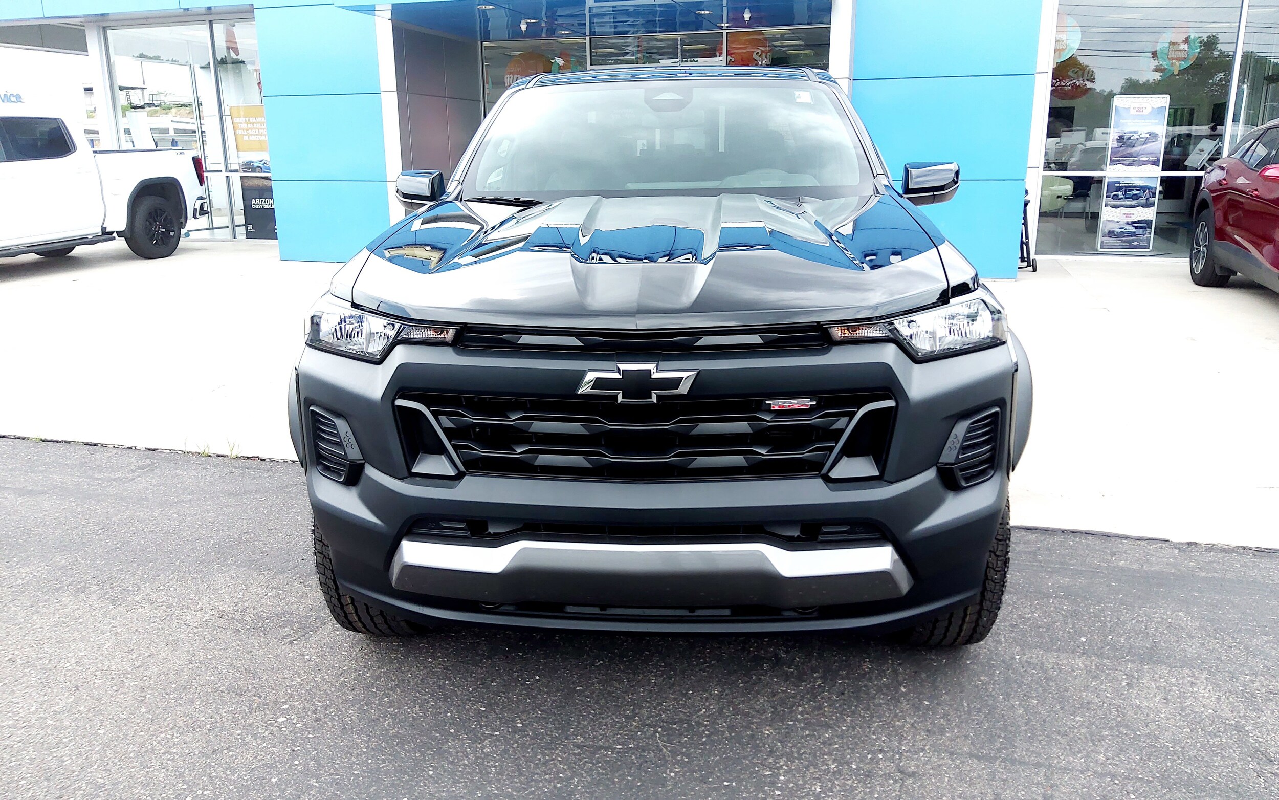 2026 Chevrolet Colorado Trail Boss photo 2