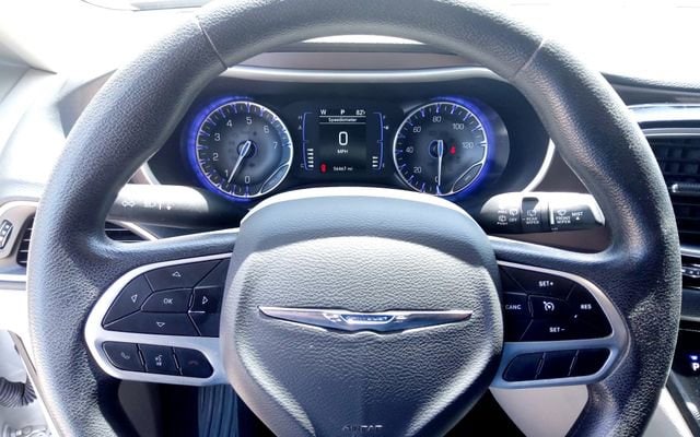 2021 Chrysler Voyager LXI - Photo 15