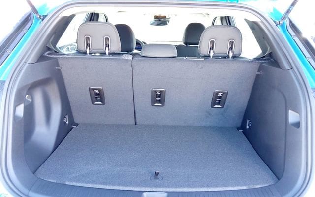 2027 Chevrolet Bolt LT - Photo 8