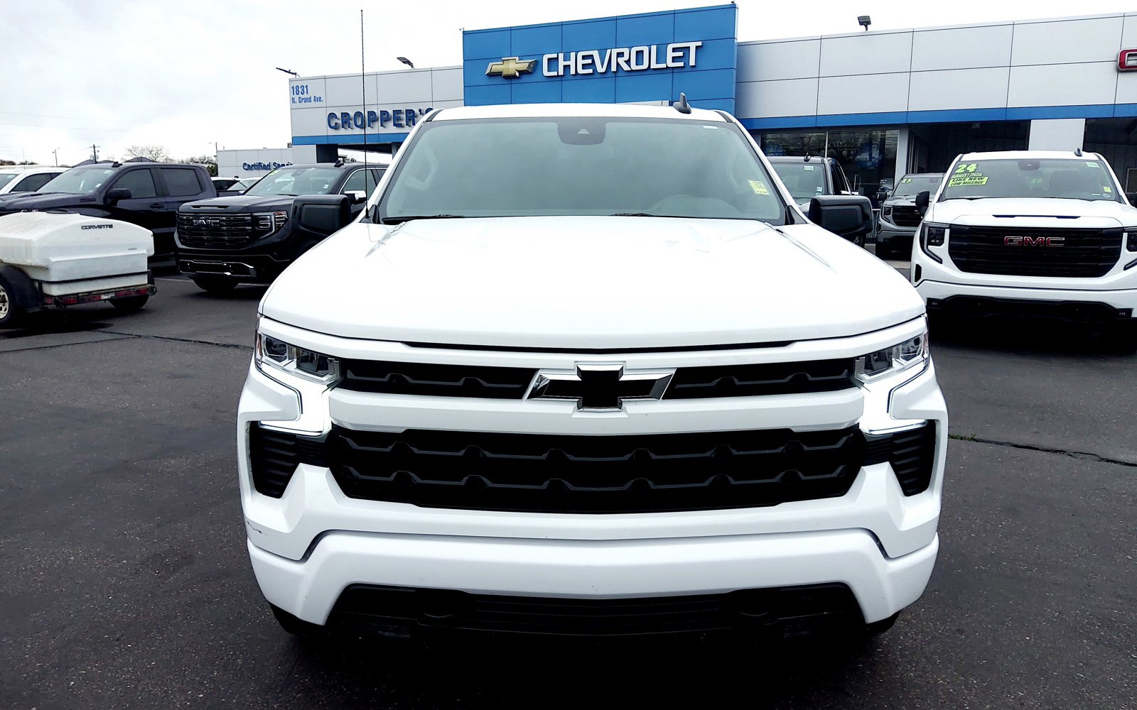 2024 Chevrolet Silverado 1500 RST photo 2