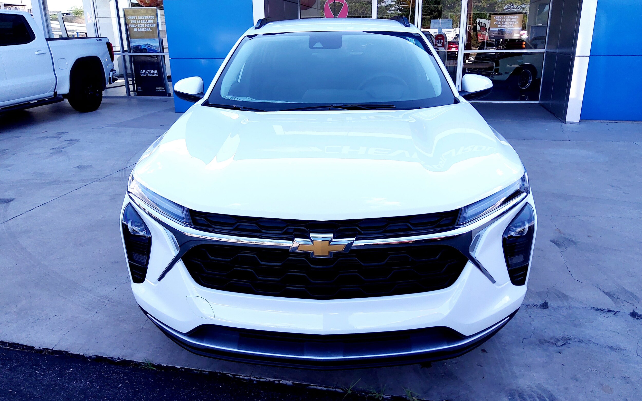 2025 Chevrolet Trax LT photo 2