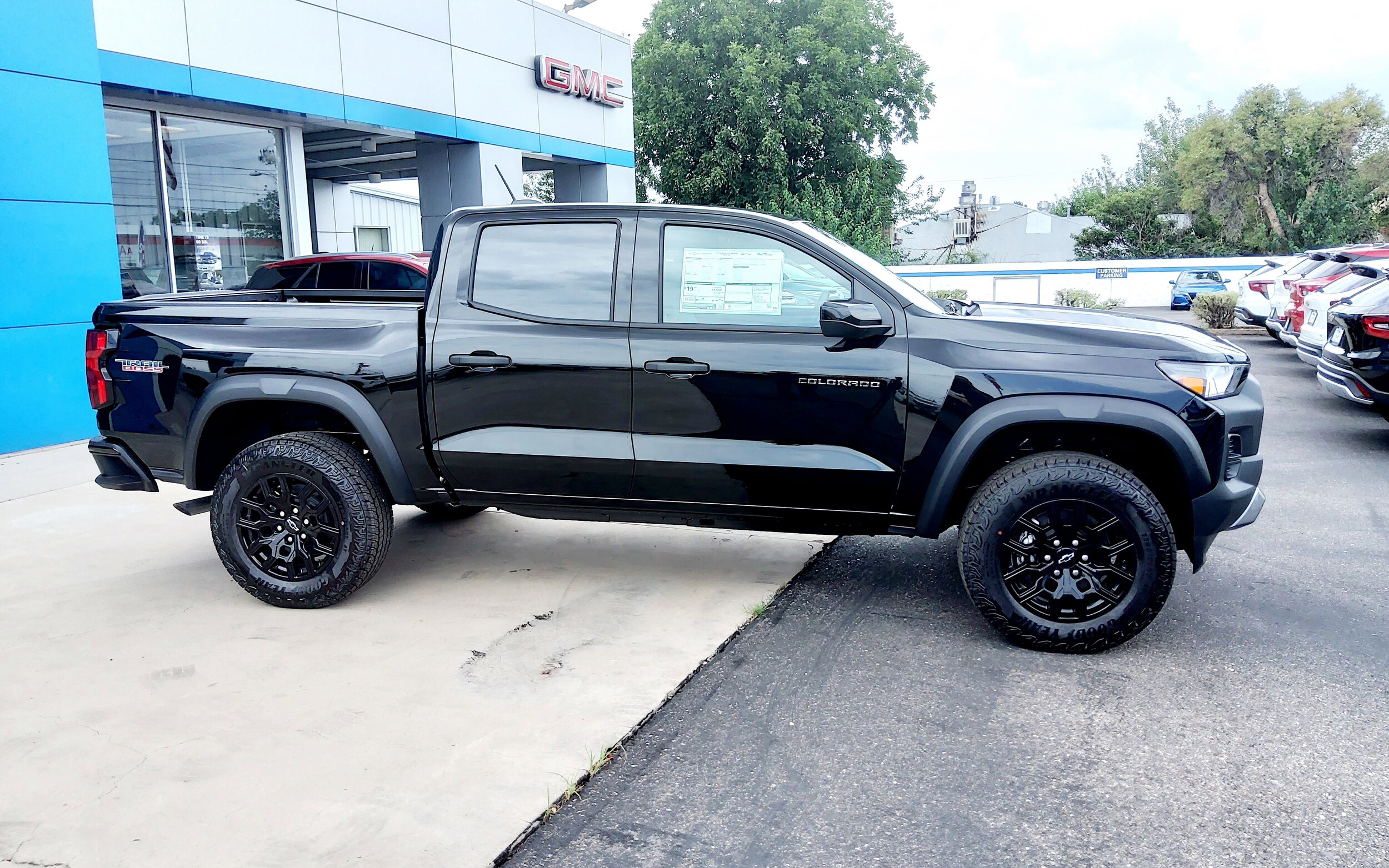 2026 Chevrolet Colorado Trail Boss photo 4