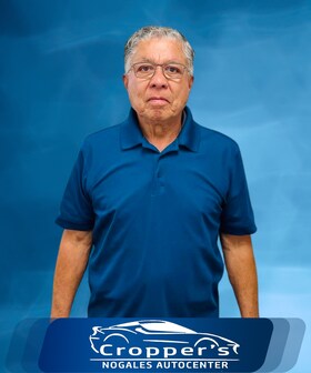 Staff member Miguel Lopez from ID_622b4a99cdd1