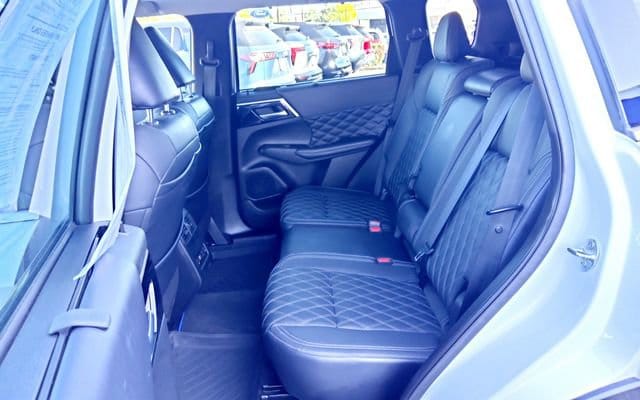 2023 Mitsubishi Outlander Plug-In Hybrid SEL - Photo 7